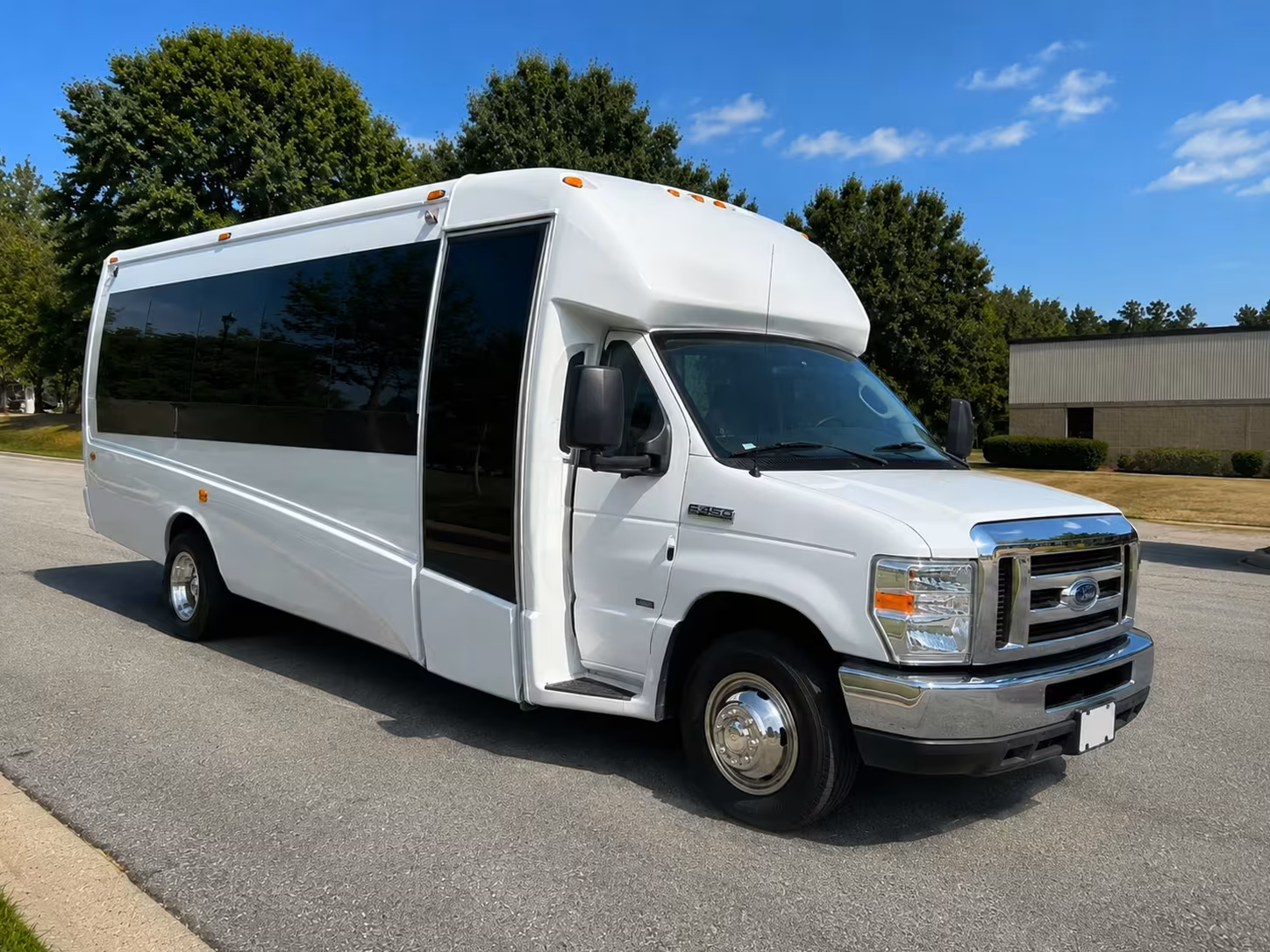 yonkers minibus rentals for jersey shore and hudson valley trips